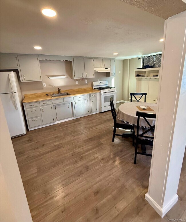 Foto del edificio - 14 Alary Rd