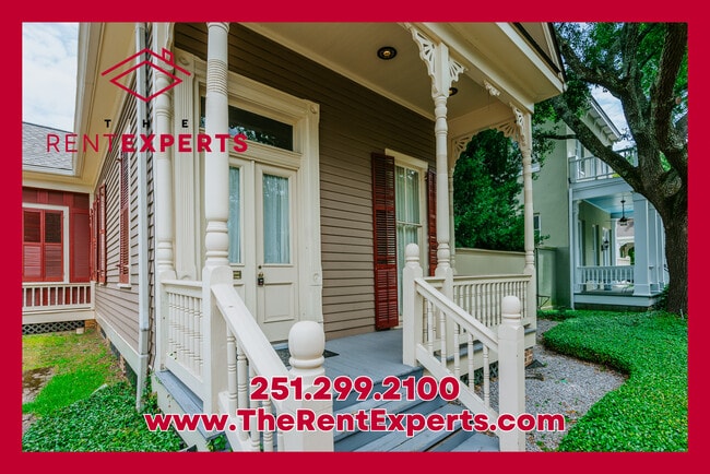 Building Photo - 209 S Cedar St