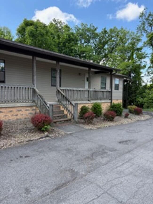 Building Photo - 3619 Cardin Ln
