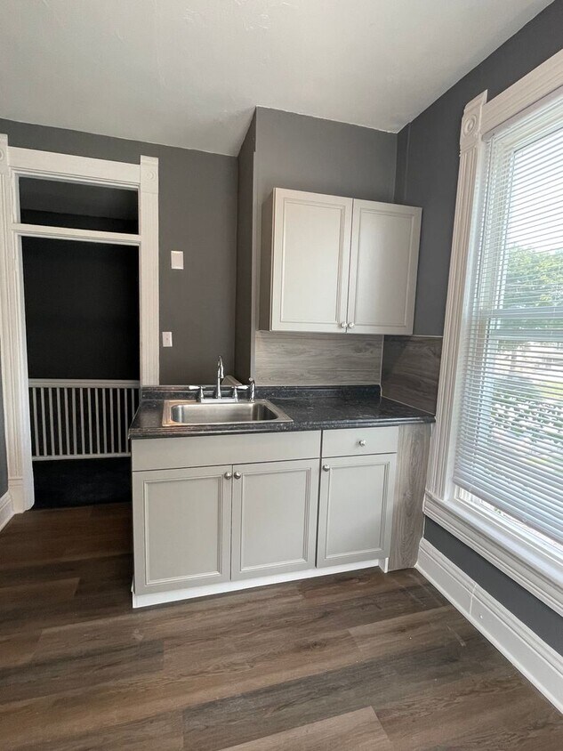 Primary Photo - 923-925 N 9th- HBS