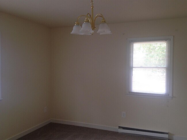 Building Photo - 6111 Mechanicsville Tpke