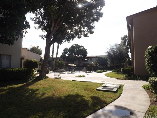 Foto del edificio - 12200 Montecito Rd