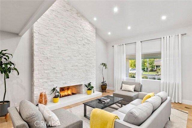 Foto del edificio - 4020 Montaigne Way