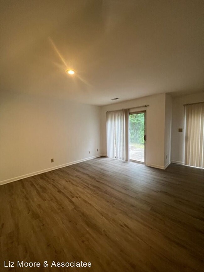 Foto del edificio - 3 br, 1.5 bath House - 3888 Staffordshire ...