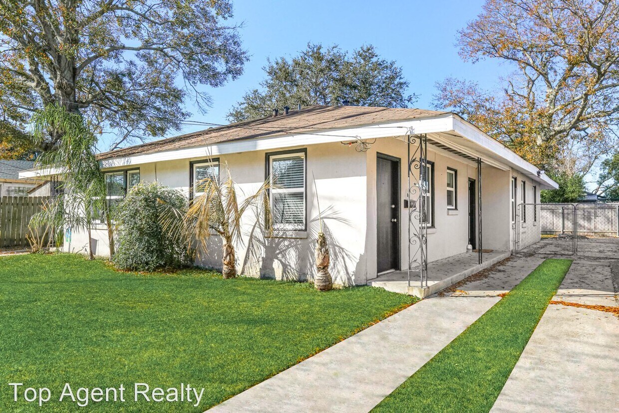 Primary Photo - 2 br, 1 bath House - 214 Claiborne Court