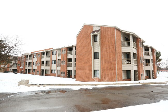Sunridge Apartments And Townhomes Apartments Flint Mi Apartments Com