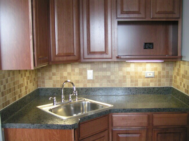 Remodeled Kitchen - 2552 W Ardmore Ave