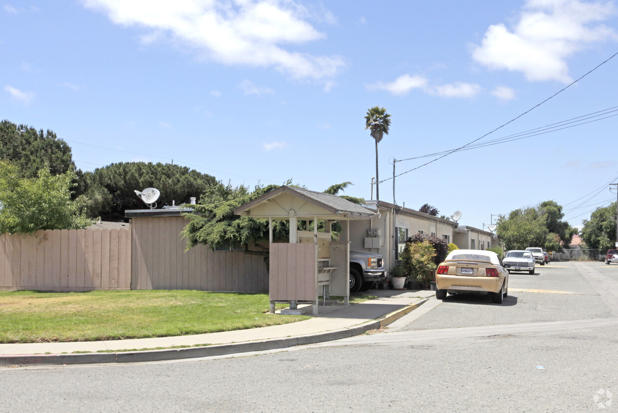 Building Photo - Bardin Apartments