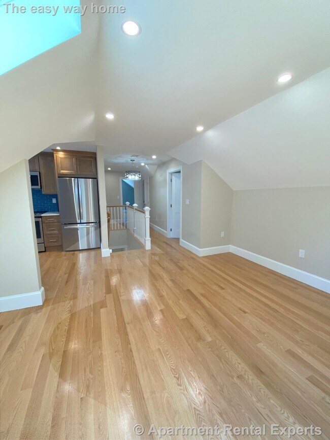 Building Photo - 345 Highland Ave