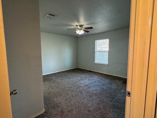 Building Photo - 3812 Eutopia St