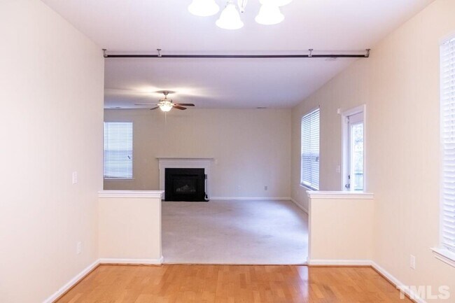 Foto del edificio - 6 Dawson Ct