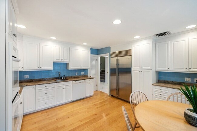 Building Photo - 93 Sevland Rd
