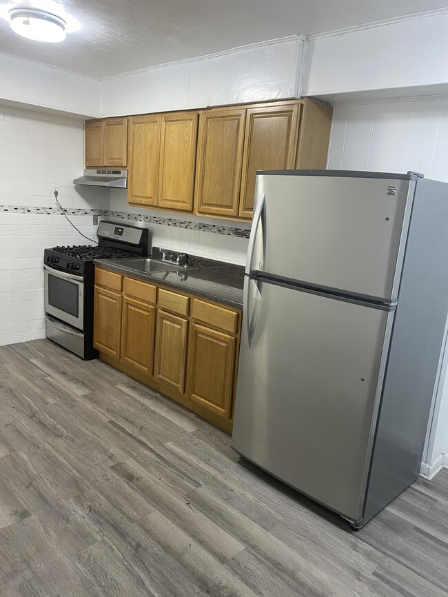 Kitchen - 1457 E 101st St