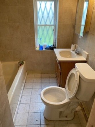 bathroom - 3220 W 23rd St