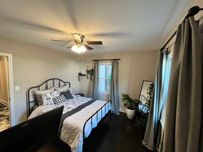 Foto del edificio - 482 Erin Ave SW