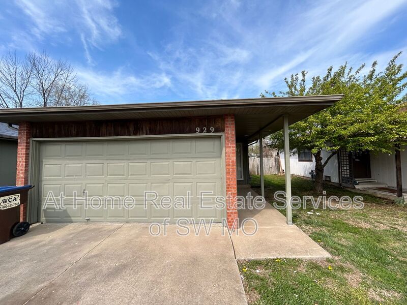 Primary Photo - 929 W Edgewood
