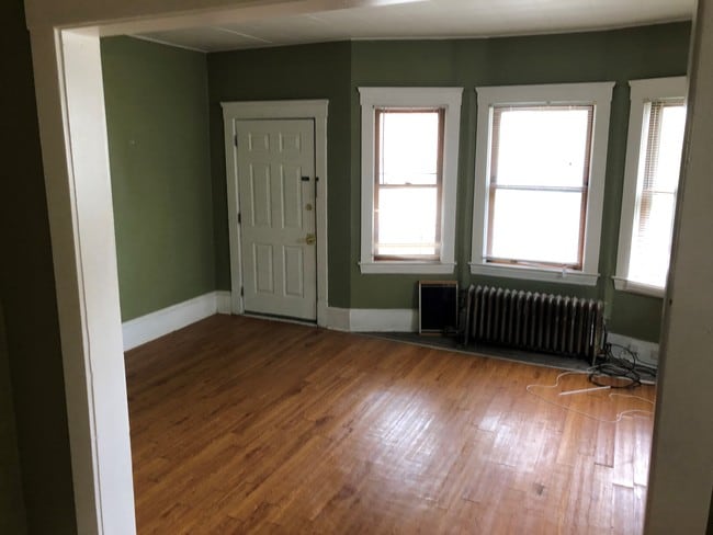 Building Photo - 1463 W 84th St