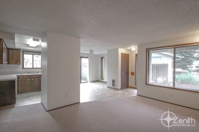 Building Photo - 2920 NE 86th Ave
