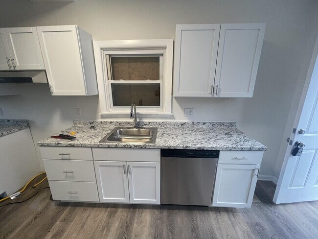 Building Photo - 2350 Logan St