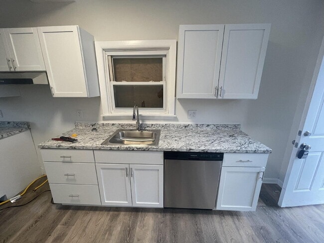 Foto del edificio - 2350 Logan St