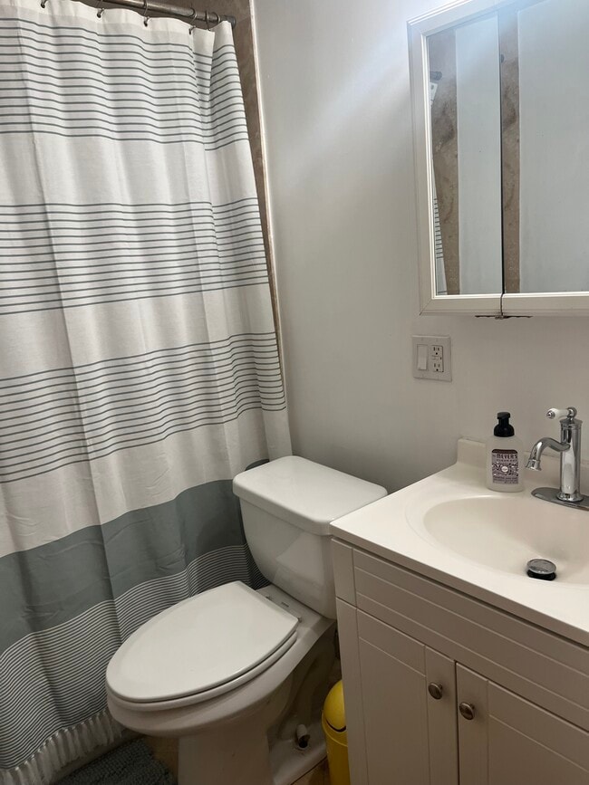 Building Photo - 145 Endicott St