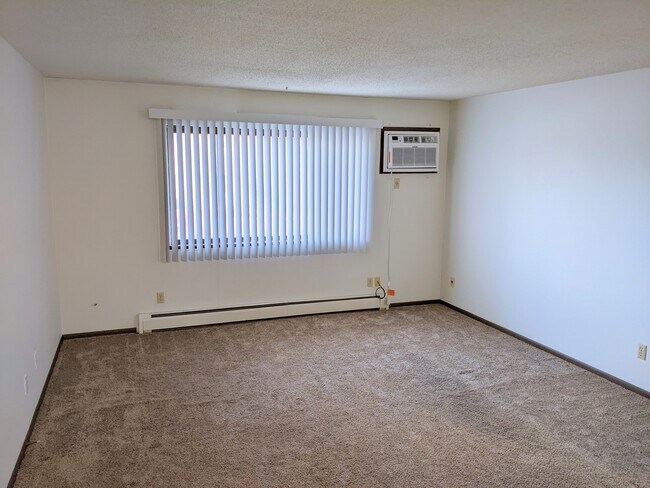 Foto del edificio - 4570 Vasey Ave