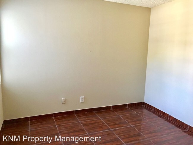 Building Photo - 7 Scottsdale Dr