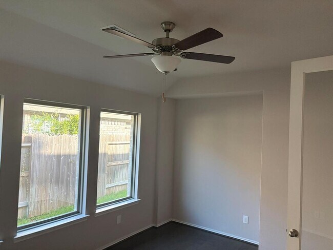Building Photo - 543 Chestnut Reef Ct