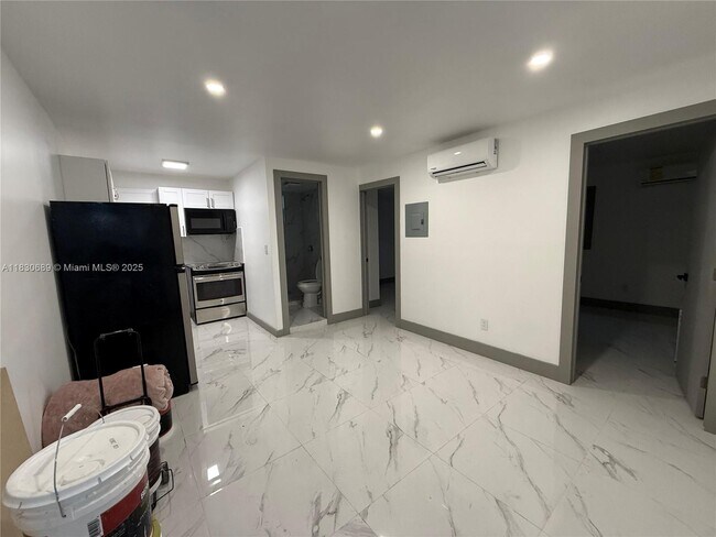 Foto del edificio - 1700 SW 10th St