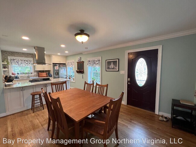 Building Photo - 3 br, 2.5 bath House - 5112 11th Rd S