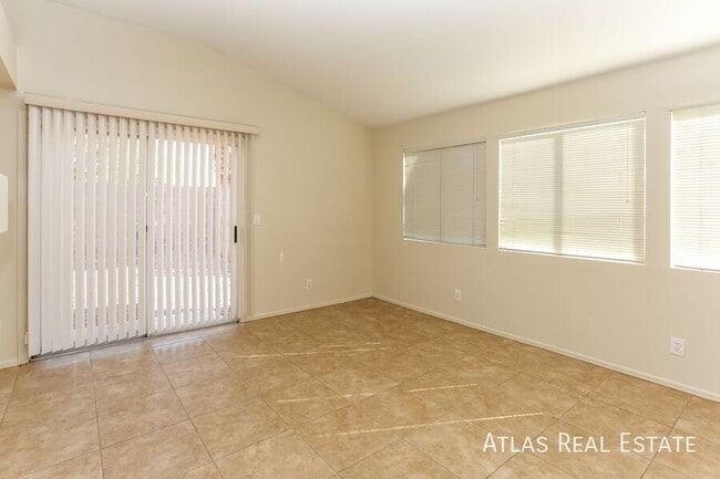 Building Photo - 5408 Ravana Ave