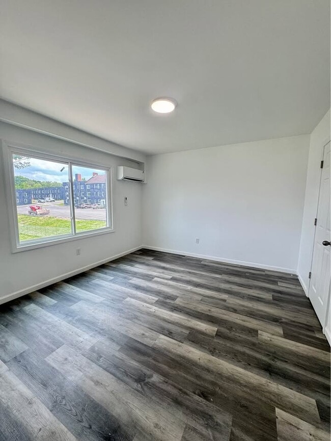 Building Photo - Bradley Apartments