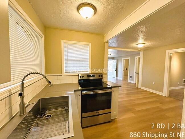 Foto del edificio - Charming 2 BD | 2 BA Home with A/C in Salem