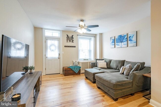 Building Photo - 225 W 6th Ave