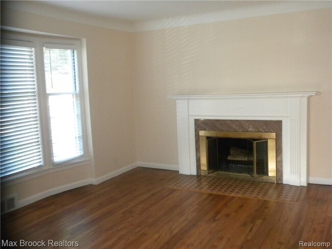 Building Photo - 1711 Villa Rd