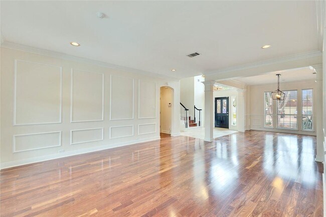 Foto del edificio - 8305 Jancy Dr