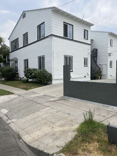 Building Photo - 2452 W 18th