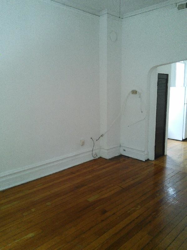 Building Photo - 1346 W Webster Ave