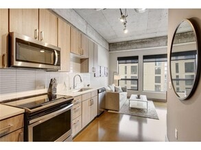 Building Photo - 728 N 3rd St