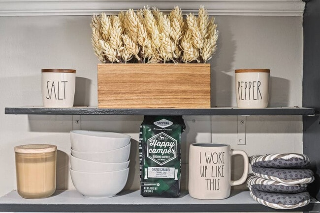 Foto del edificio - 657 McGruder St NE