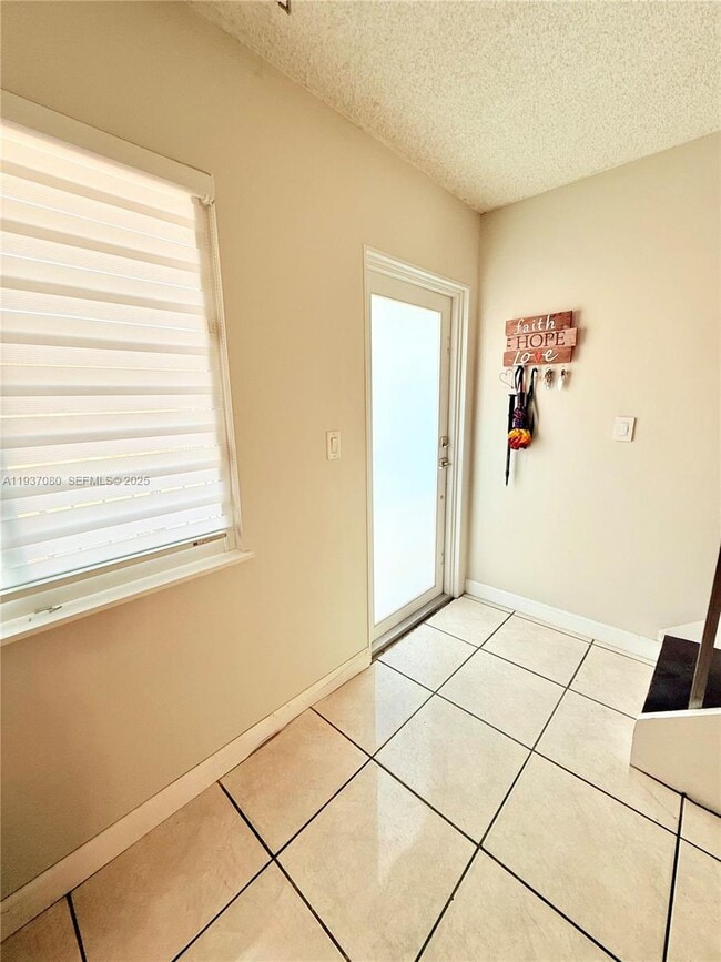 Foto del edificio - 2162 W 60th St