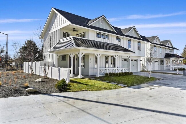 Foto del edificio - 4835 N Mitchell Street