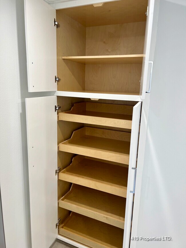 Apartamento 14 - Despensa grande con estantes extraíbles - Primrose Terrace