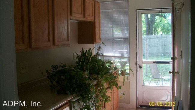 Foto del edificio - 1 br, 1 bath House - 8 Sparhawk Street #3