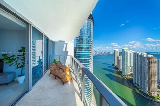 Building Photo - 200 Biscayne Blvd Way