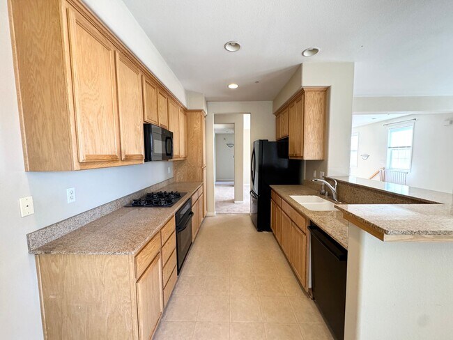 Foto del edificio - Perfect Shape Dublin Ranch Village Property next to Emerald High School