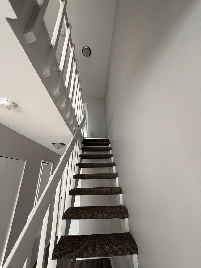 Foto del edificio - 744 W Gordon Terrace