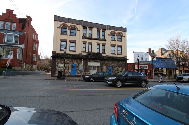 Spacious 1bedroom apartment - 3613 California Ave