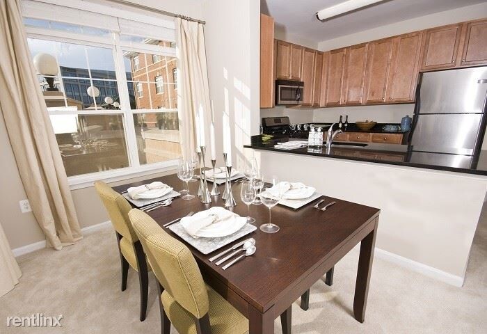 Foto principal - 2300 Woodland Crossing Dr