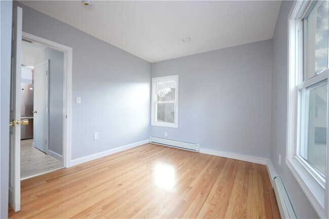 Building Photo - 74 Hawes St